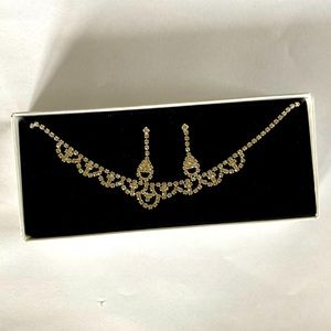 EUC Necklace & Earrings Set